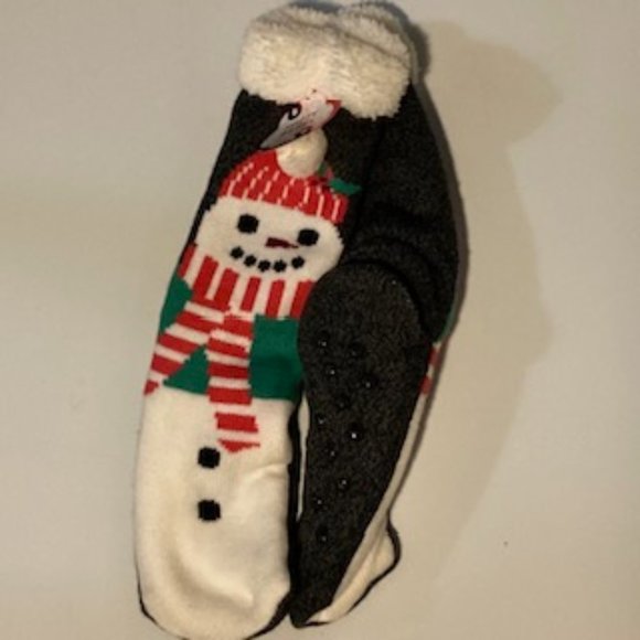 🧡 3/15 NWT Holiday Winter Fuzzy Socks Bundle x 3 Women's Size 4-10/9-11 - Picture 4 of 7